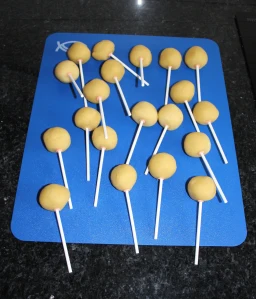 How to make cake pops from scratch