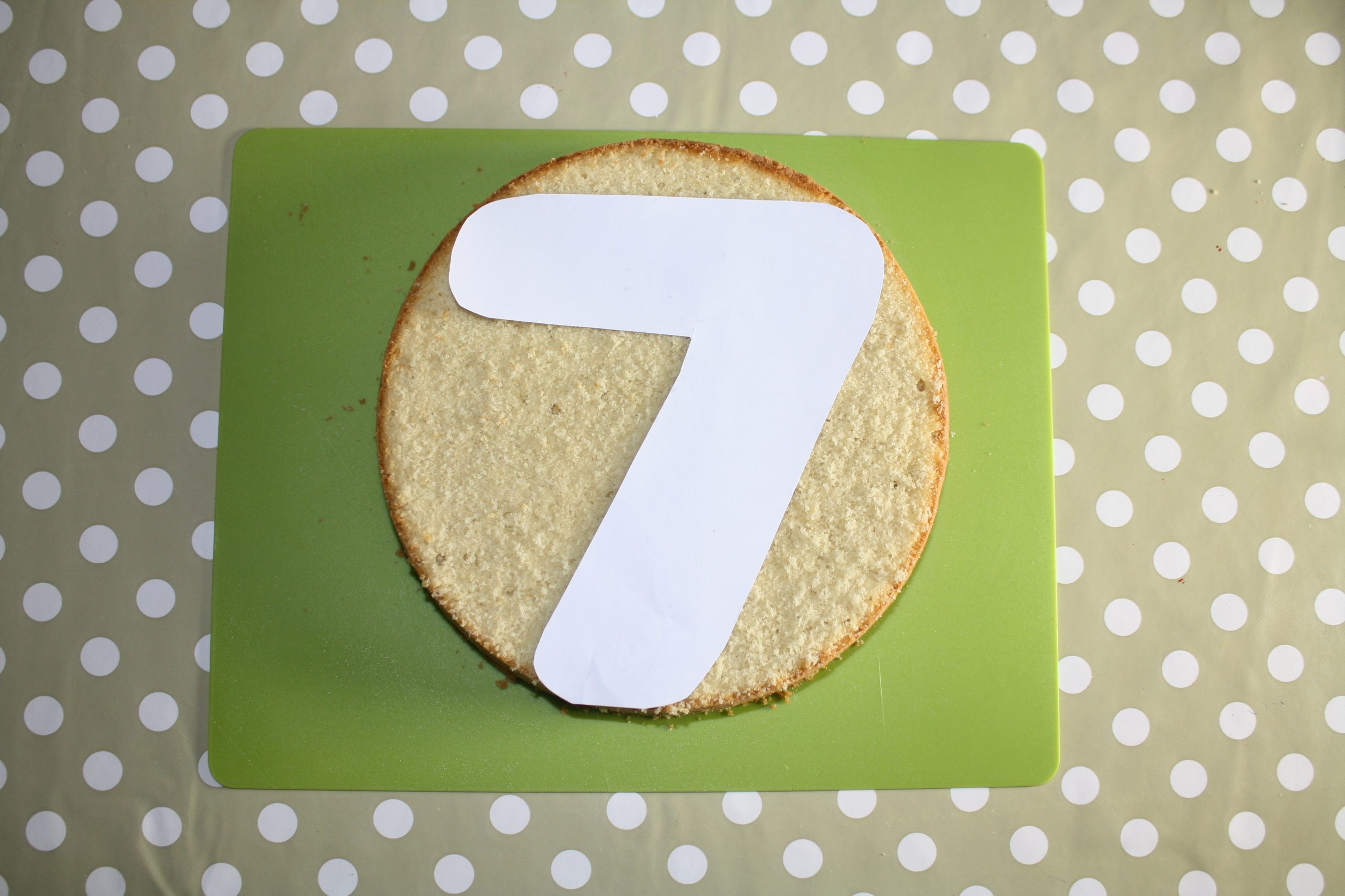 How to make a number 7 cake